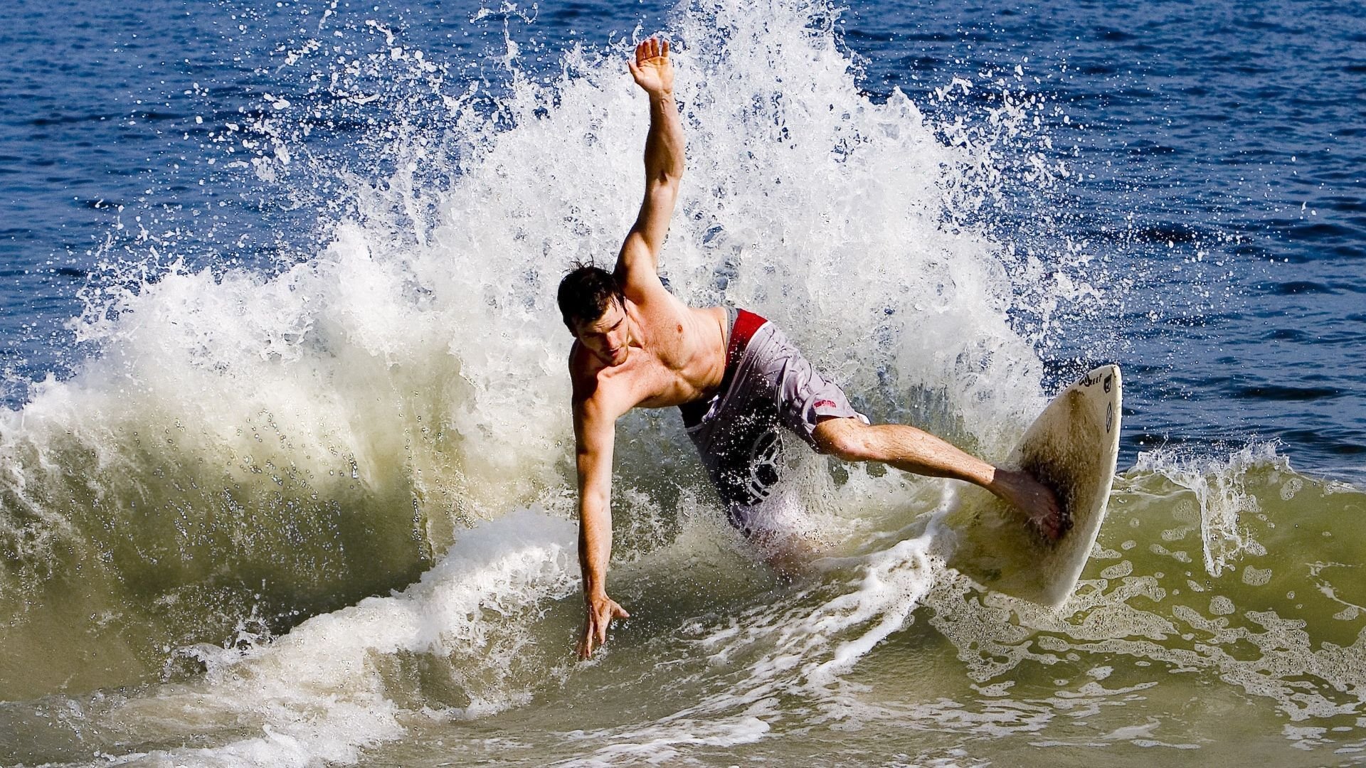 全国羽毛球锦标赛圆满落幕，新锐选手斩获双冠王