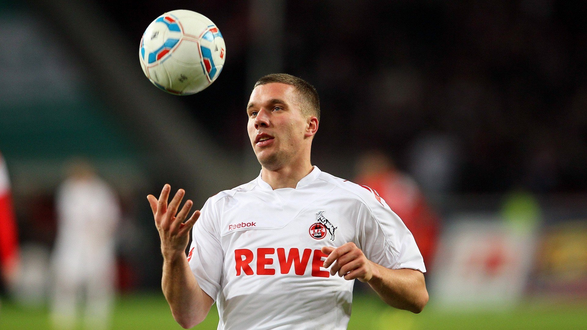 点球大战惊心动魄,蓝鹰绝杀红魔挺进决赛