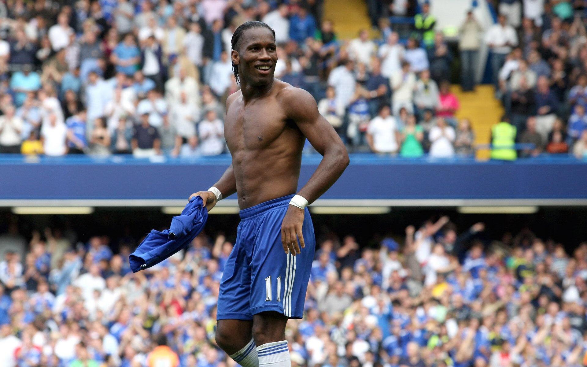 37岁马塞洛魔幻穿裆！背身脚后跟磕球过人引爆全场，球迷惊呼，秀啊！