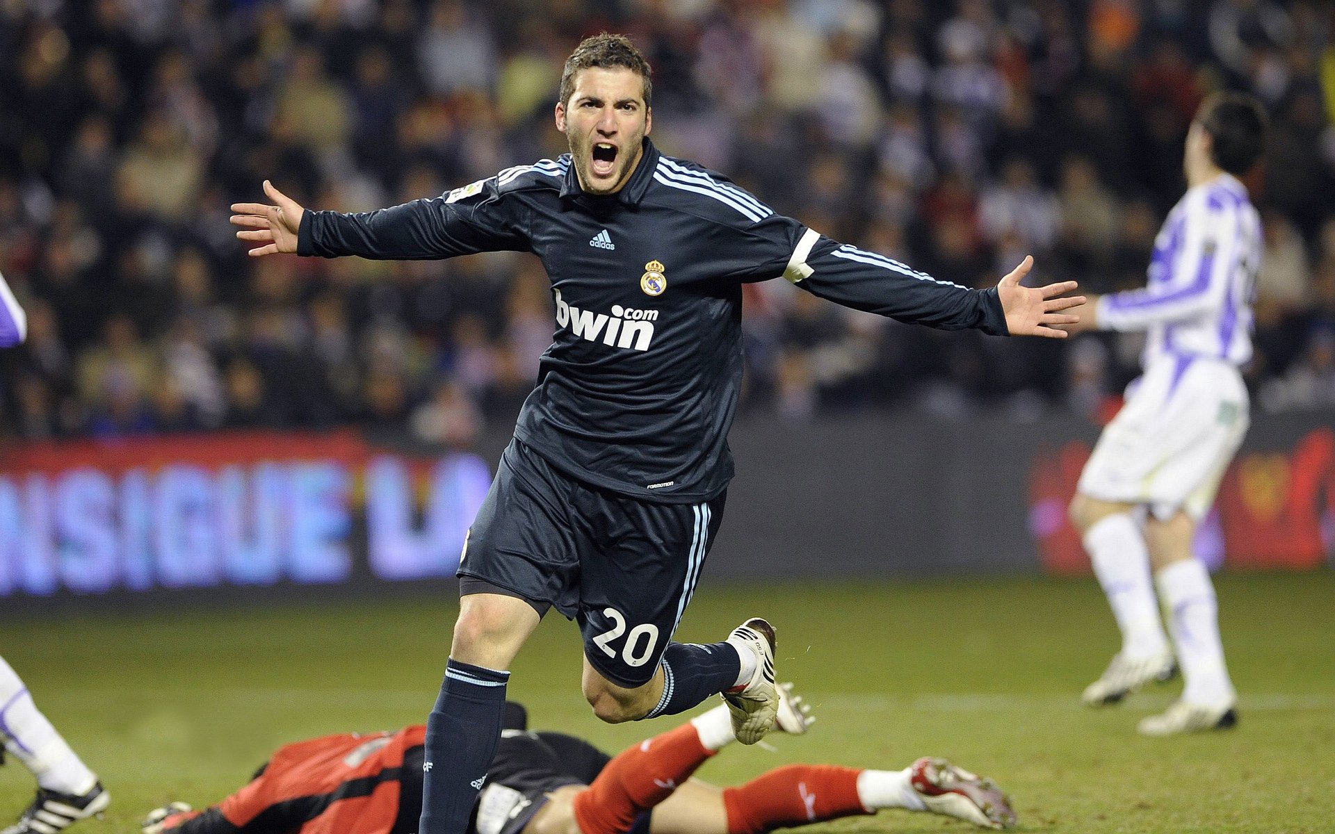 博阿滕深情告白更衣室情谊，吕迪格如手足，诺伊尔是永恒支柱